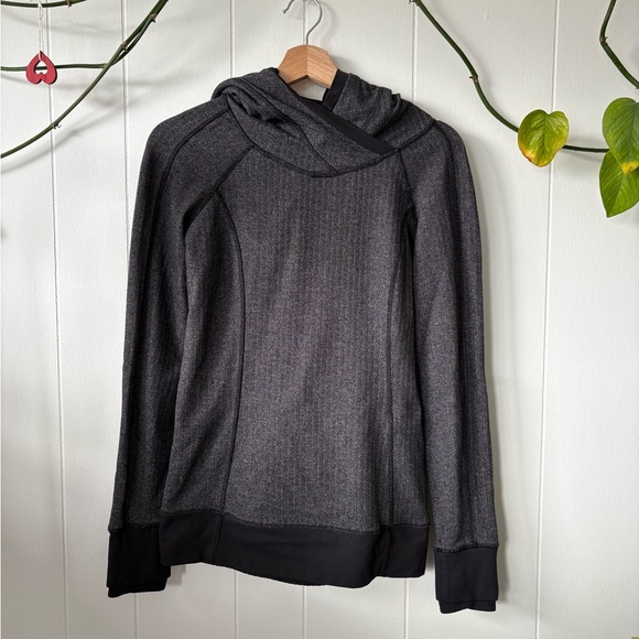 Lululemon Think Fast Hoodie Size 4 - Picture 5 of 7